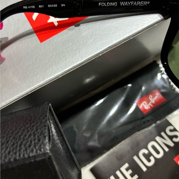 Ray Ban Folding Wayfarer Authentic Sunglasses Black 4105 601 Black Vintage Case - Picture 3 of 4